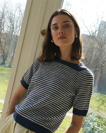 STORÖ T-SHIRT fra Kit Couture